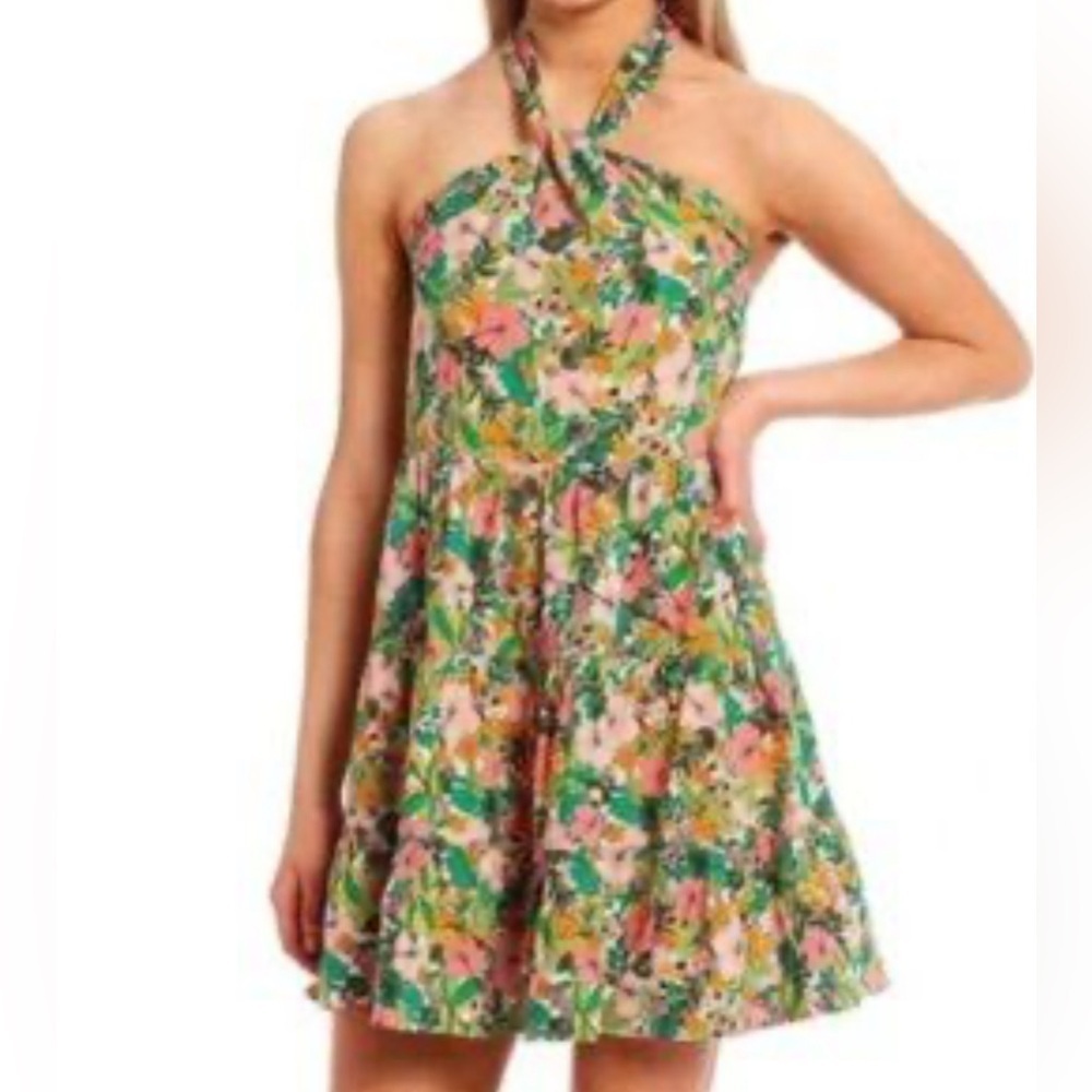 Copper Key Floral Printed
Tiered Halter Dress | Dillard's size small
